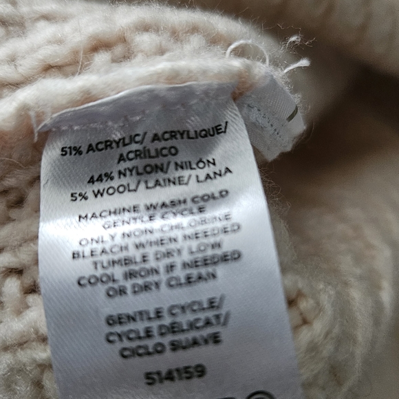 Cute sweater - Picture 4 of 4